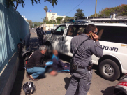 بالفيديو: الشرطة تعتدي على قاصرين من يافا وتعتقلهما على خلفية غير واضحة 